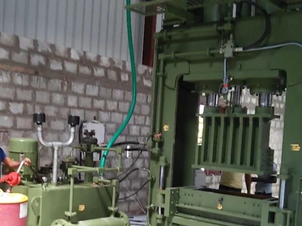 Hydraulic Press Machine in Vadipatti