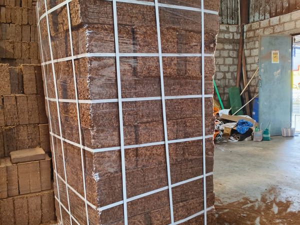 Strapped Coco Peat Blocks Pallet