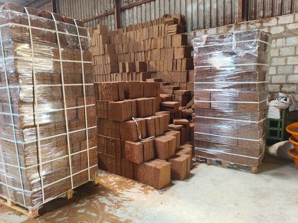 Wrapped Pallets and Coco Peat Blocks